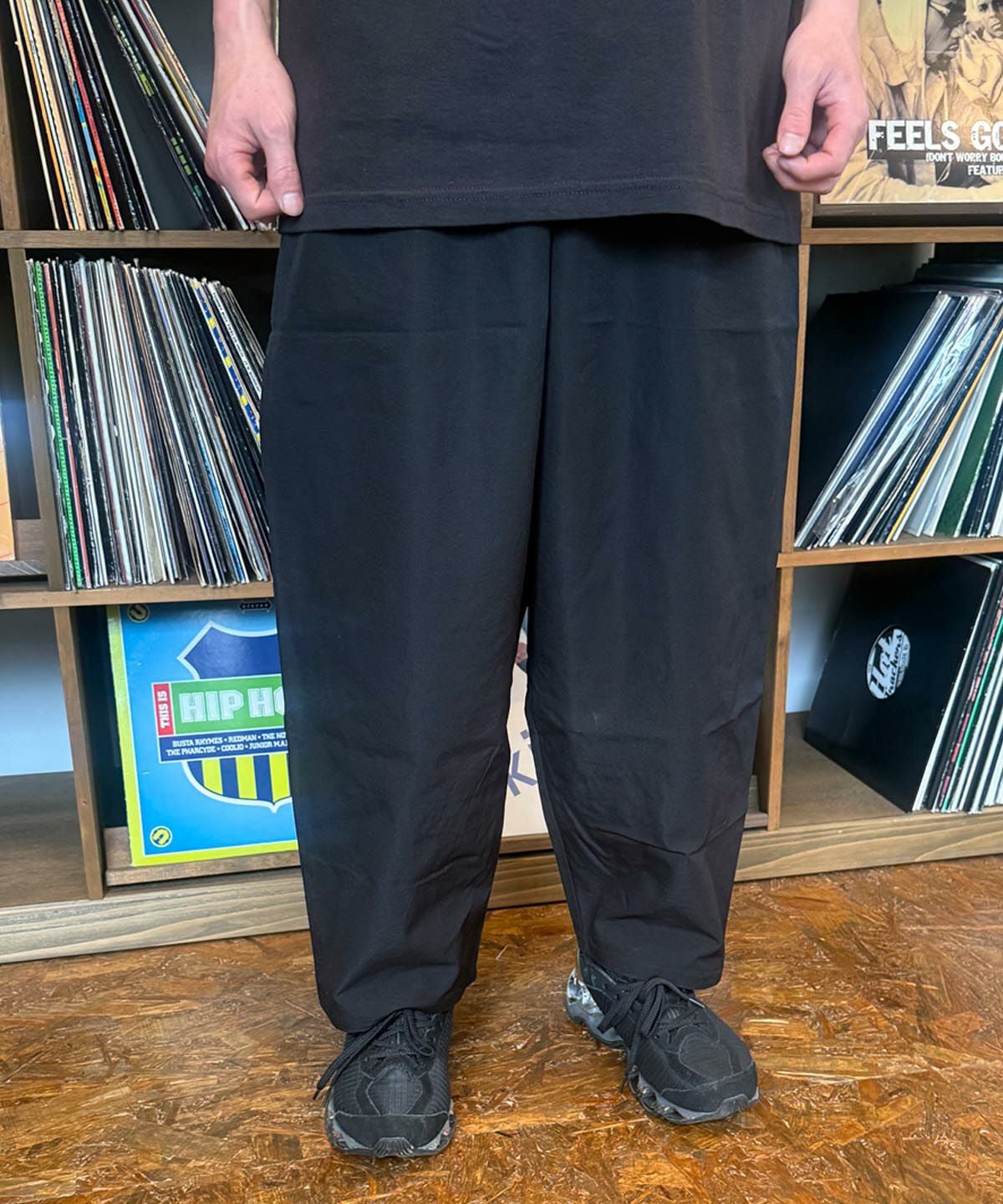 VOIRY ヴォイリー サンデーパンツ 黒 ブラック