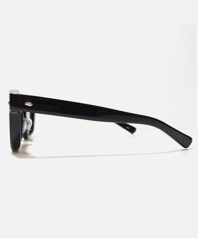 EFFECTOR エフェクター 黒縁眼鏡 芸能人 有名人 着用 メガネ ブランド REFRAIN リフレイン
