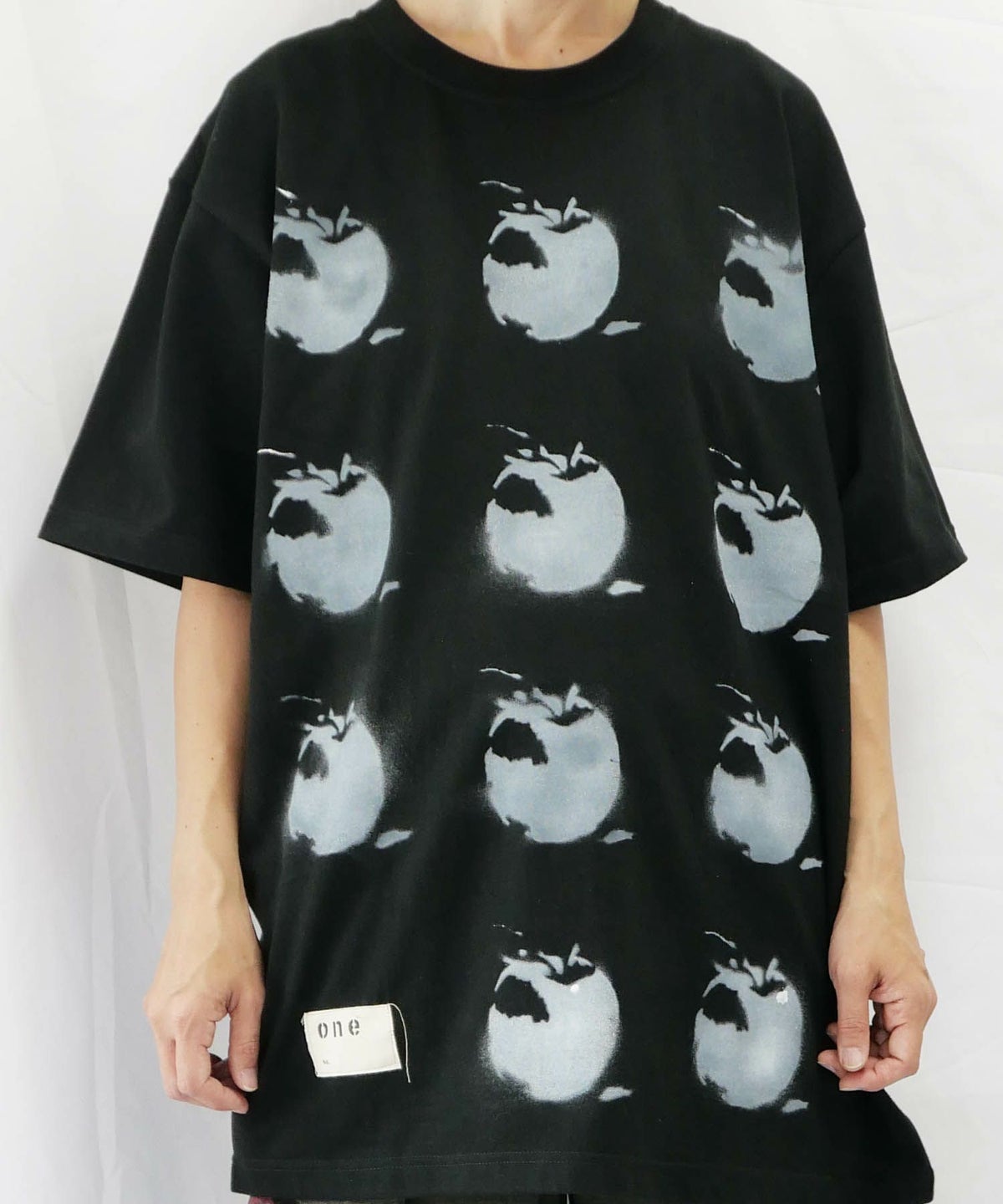 LOWRUNDER ローランダー リンゴ アップル Tシャツ