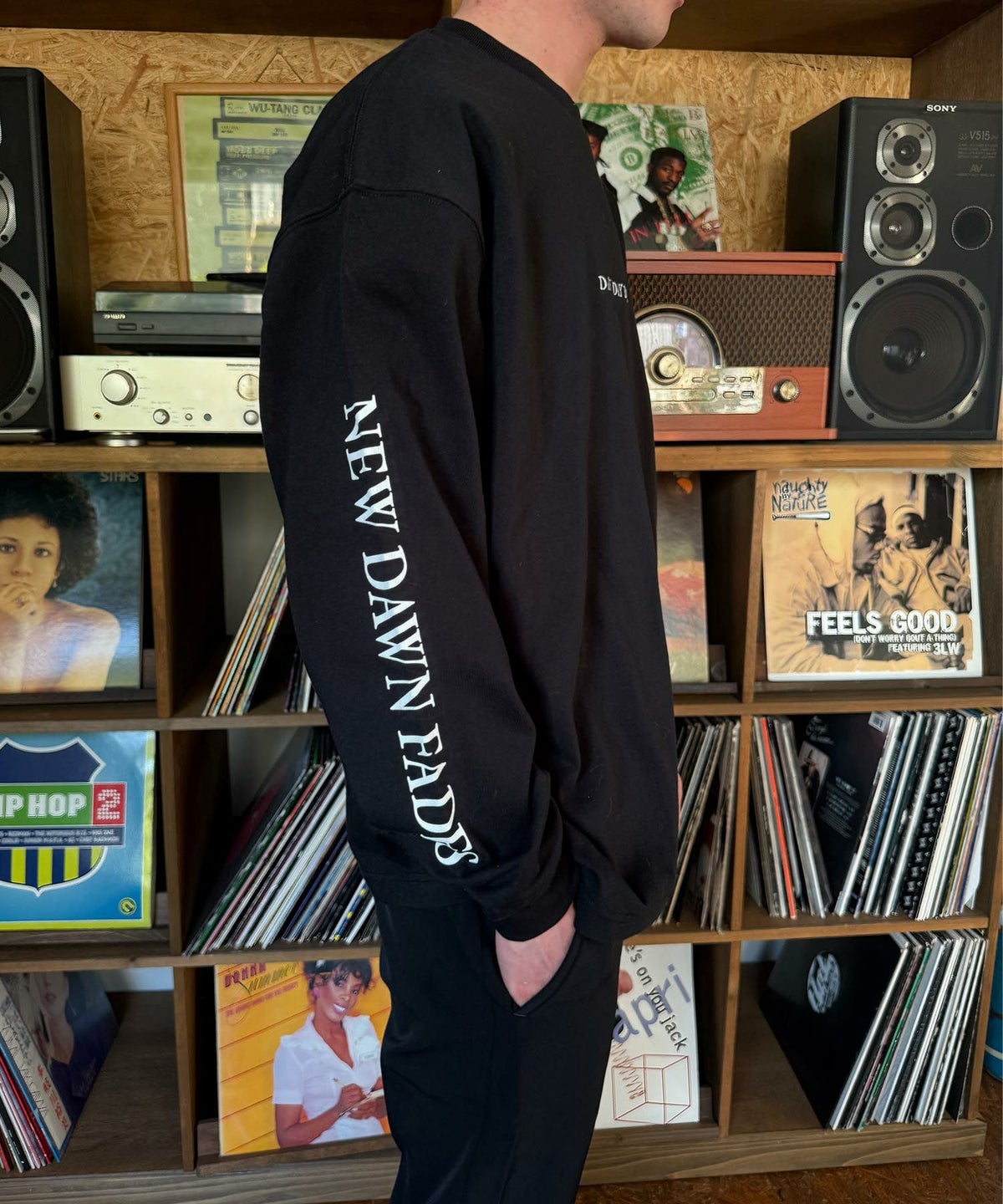 NOPE ジョイデヴィジョン 長袖Tシャツ 着用イメージ