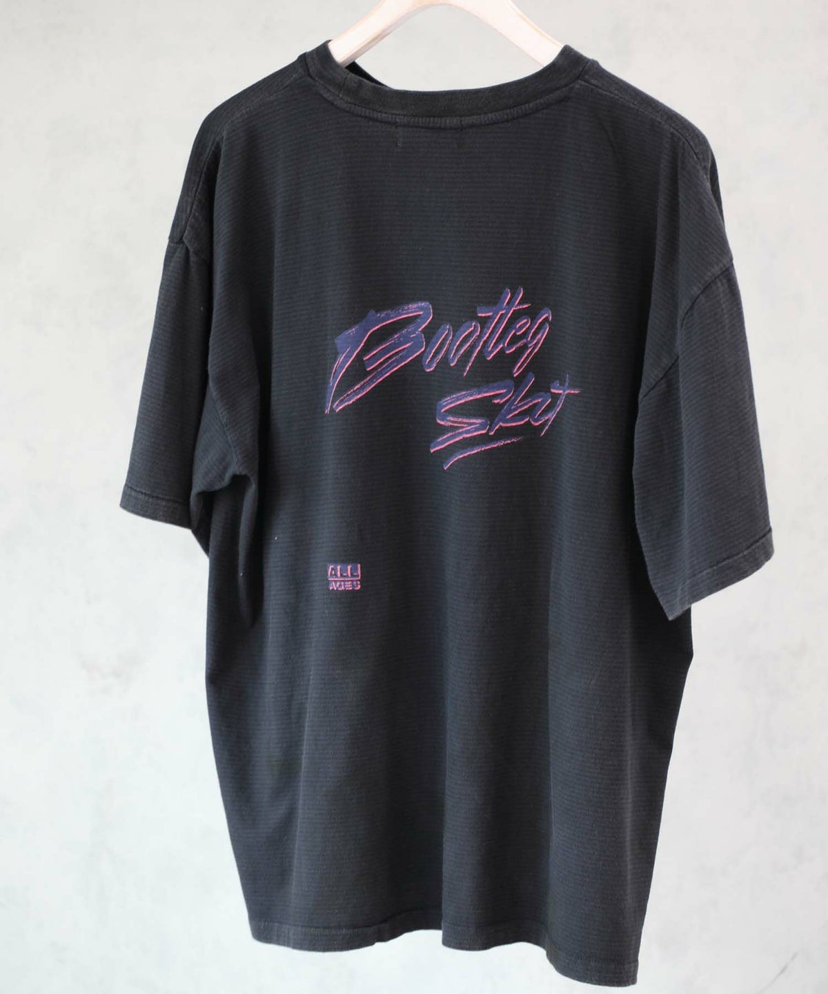 minami Anderson ミナミアンダーソン グラフィックTシャツ